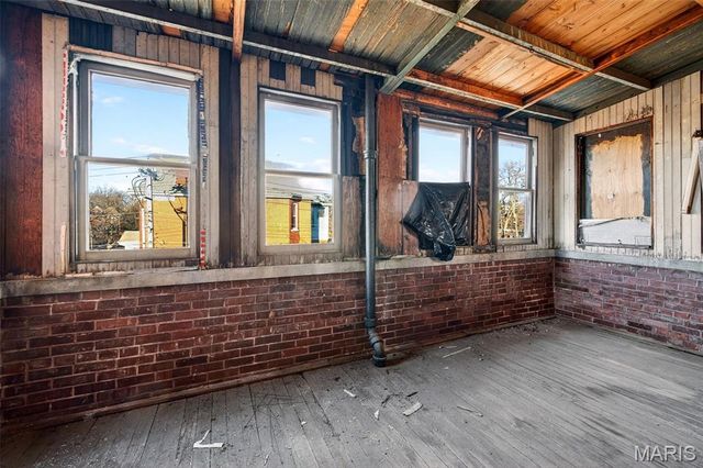 1827 S Compton Avenue, St Louis, MO 63104