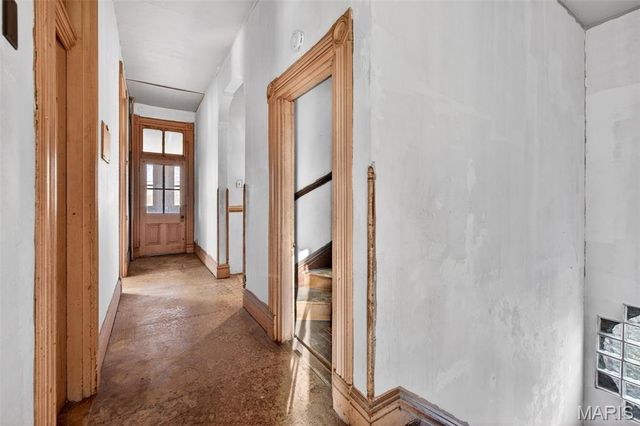 1827 S Compton Avenue, St Louis, MO 63104