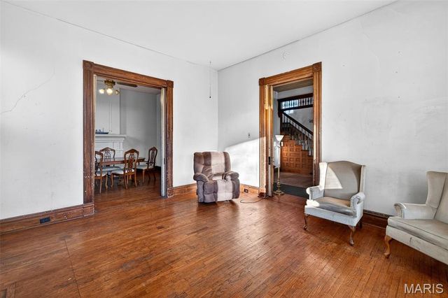 1827 S Compton Avenue, St Louis, MO 63104