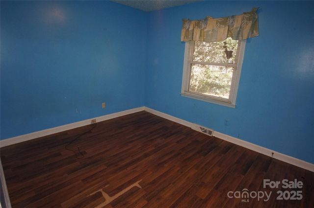 6201 Eagle Peak Drive, Charlotte, NC 28214