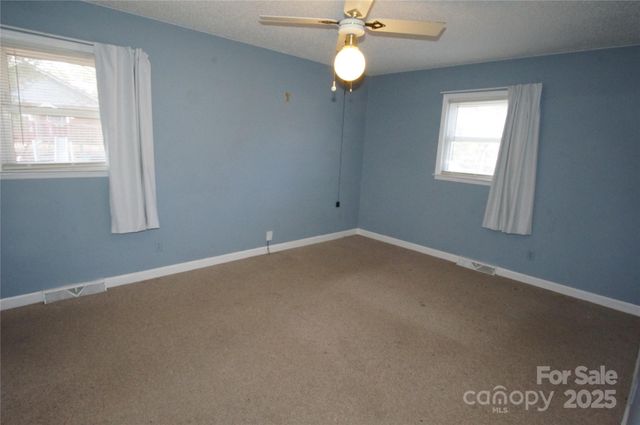 6201 Eagle Peak Drive, Charlotte, NC 28214