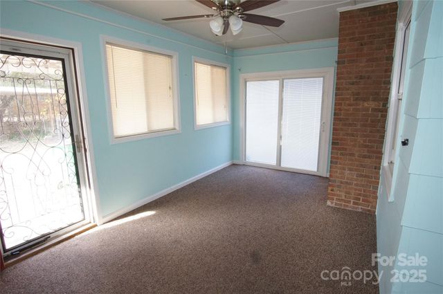 6201 Eagle Peak Drive, Charlotte, NC 28214