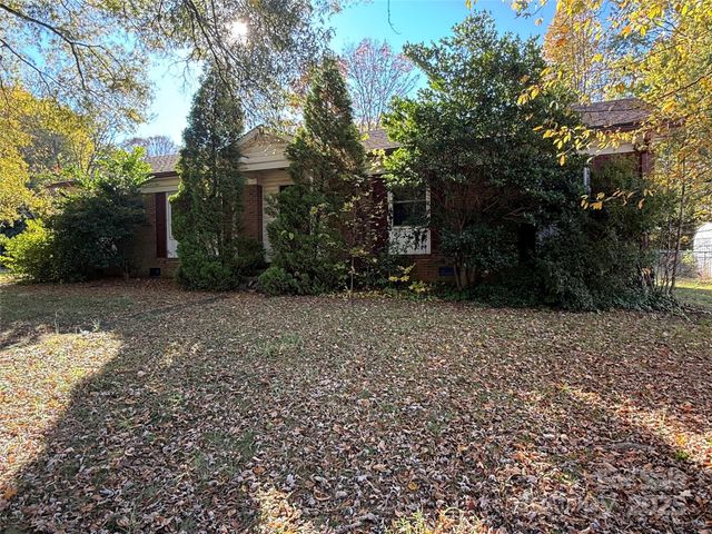 6201 Eagle Peak Drive, Charlotte, NC 28214