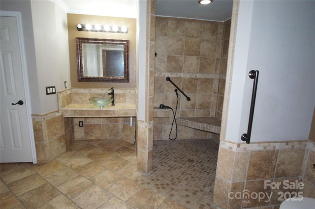 6201 Eagle Peak Drive, Charlotte, NC 28214