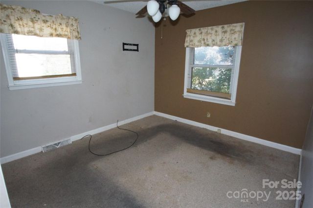 6201 Eagle Peak Drive, Charlotte, NC 28214