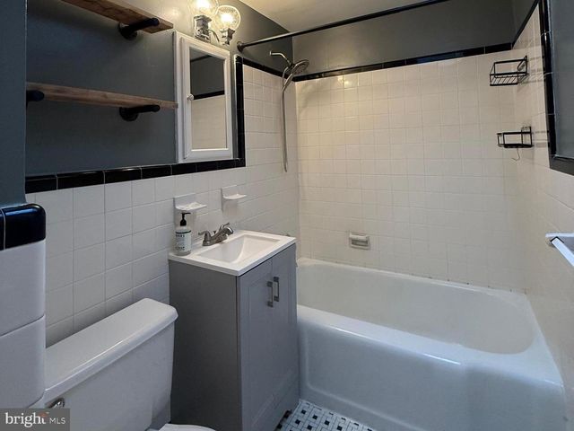 218 CEDAR AVE, Conshohocken, PA 19428