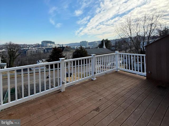 218 CEDAR AVE, Conshohocken, PA 19428