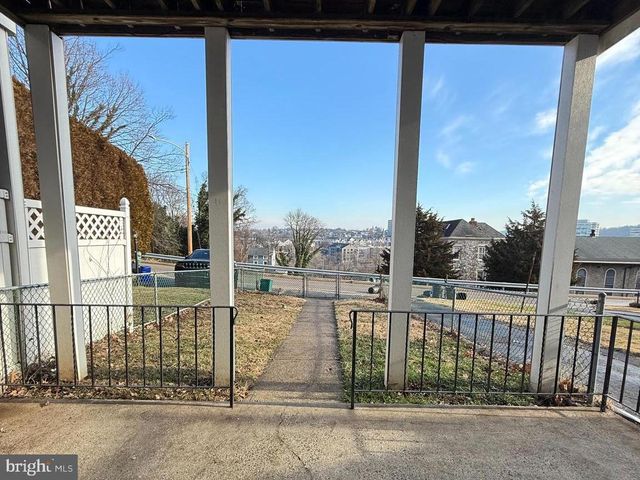 218 CEDAR AVE, Conshohocken, PA 19428