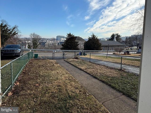 218 CEDAR AVE, Conshohocken, PA 19428