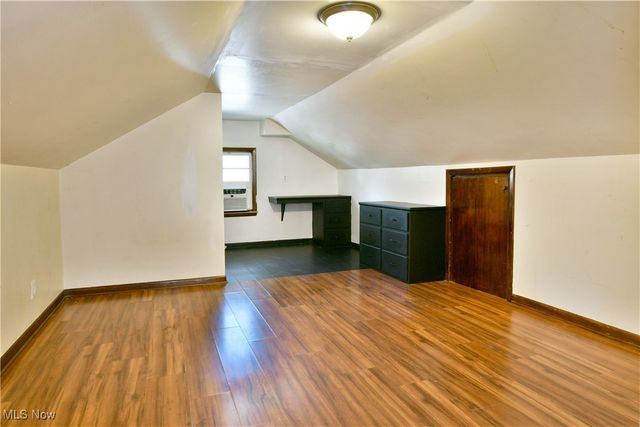 219 N Maryland Avenue, Youngstown, OH 44509