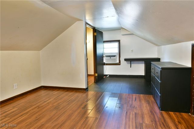 219 N Maryland Avenue, Youngstown, OH 44509