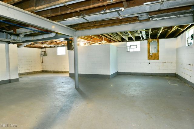 219 N Maryland Avenue, Youngstown, OH 44509