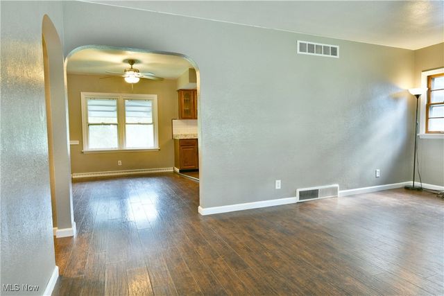 219 N Maryland Avenue, Youngstown, OH 44509