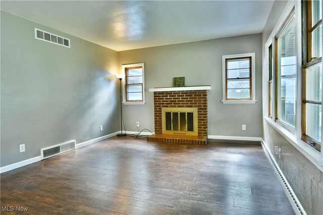 219 N Maryland Avenue, Youngstown, OH 44509