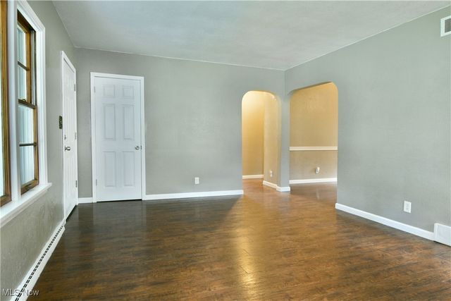 219 N Maryland Avenue, Youngstown, OH 44509