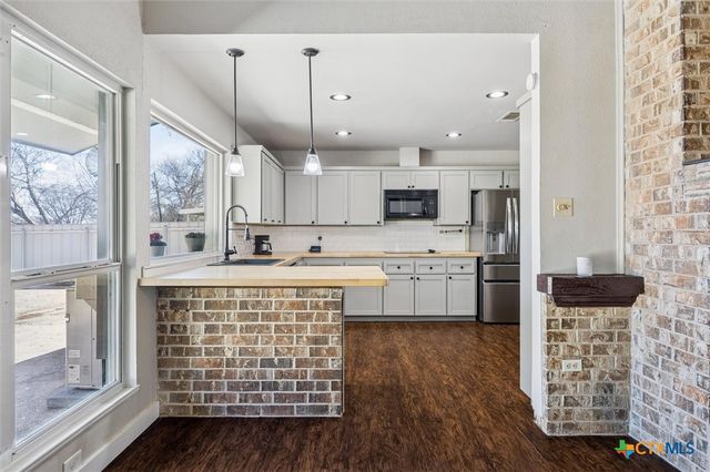 217 W Mockingbird Lane, Harker Heights, TX 76548