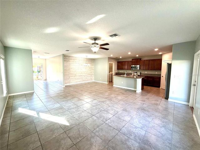 6821 BLUE MOON WAY, Sun City Center, FL 33573