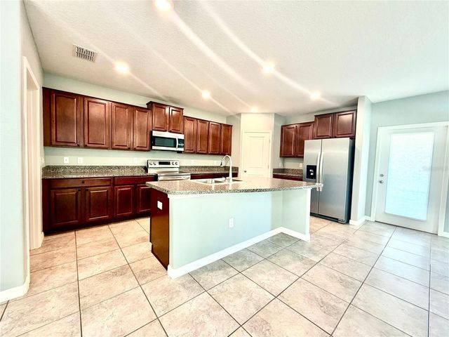 6821 BLUE MOON WAY, Sun City Center, FL 33573