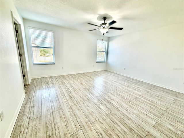 6821 BLUE MOON WAY, Sun City Center, FL 33573