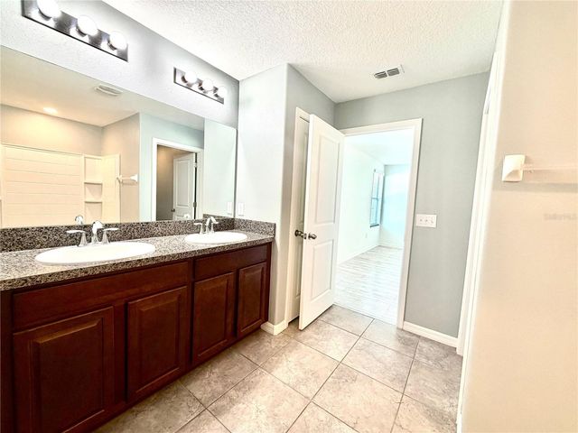 6821 BLUE MOON WAY, Sun City Center, FL 33573