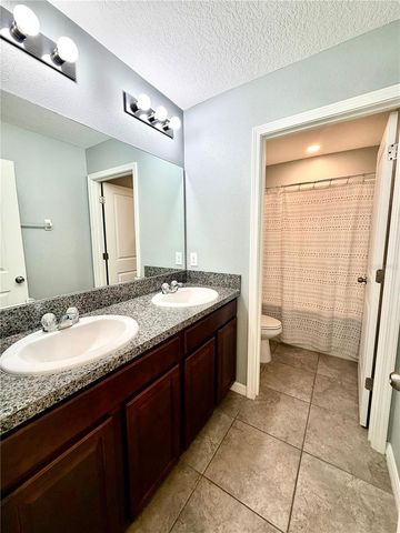 6821 BLUE MOON WAY, Sun City Center, FL 33573