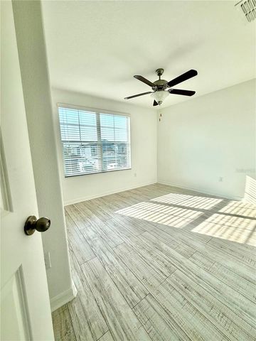 6821 BLUE MOON WAY, Sun City Center, FL 33573