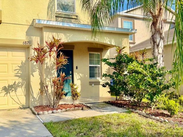 6821 BLUE MOON WAY, Sun City Center, FL 33573