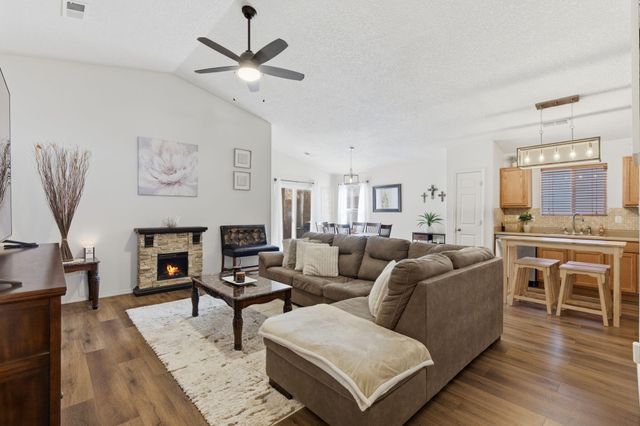 3738 Desert Pinon Drive NE, Rio Rancho, NM 87144