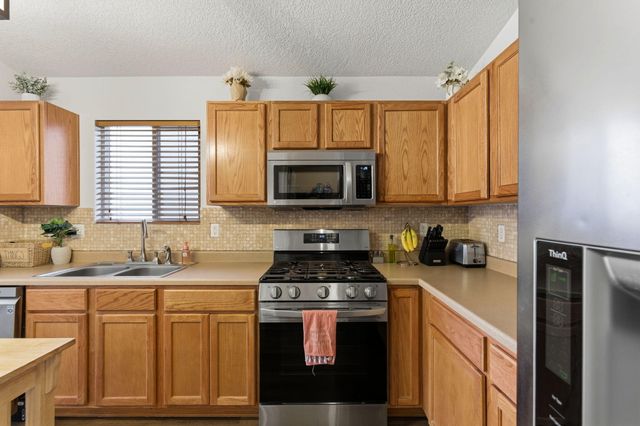 3738 Desert Pinon Drive NE, Rio Rancho, NM 87144