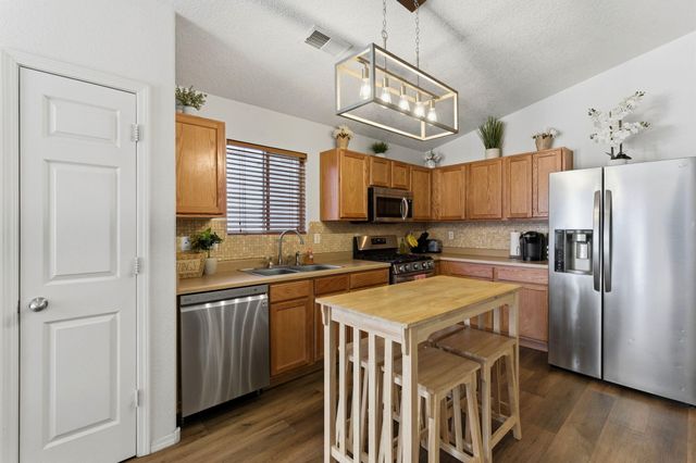 3738 Desert Pinon Drive NE, Rio Rancho, NM 87144