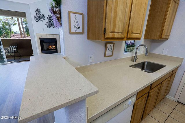 2929 W YORKSHIRE Drive 2101, Phoenix, AZ 85027