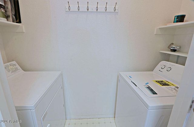 2929 W YORKSHIRE Drive 2101, Phoenix, AZ 85027