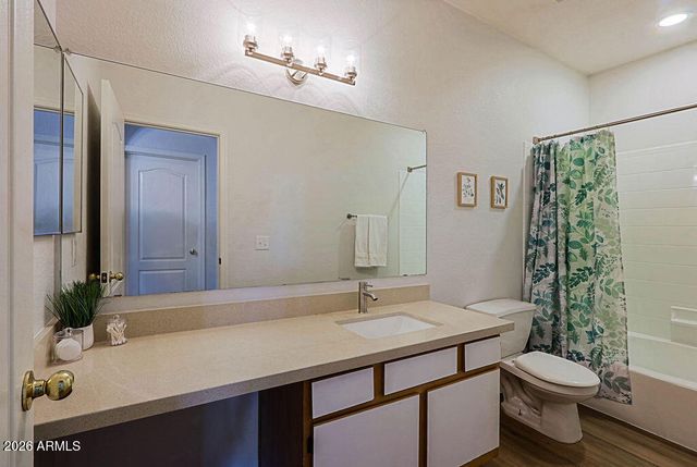 2929 W YORKSHIRE Drive 2101, Phoenix, AZ 85027