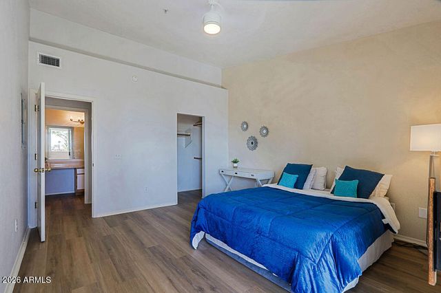 2929 W YORKSHIRE Drive 2101, Phoenix, AZ 85027