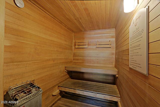 2929 W YORKSHIRE Drive 2101, Phoenix, AZ 85027