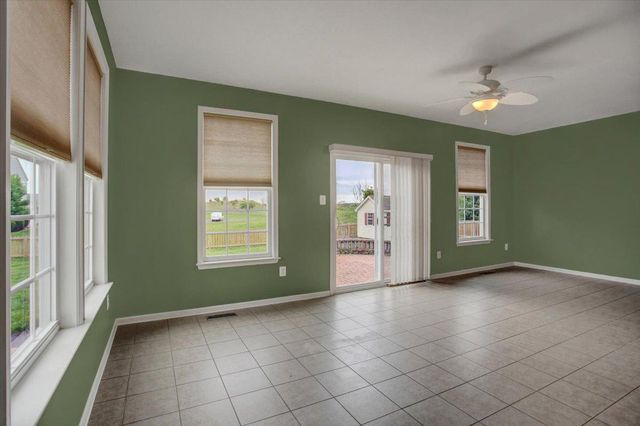 1236 DALLAS DR, Greencastle, PA 17225