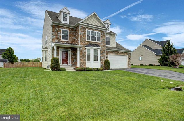 1236 DALLAS DR, Greencastle, PA 17225