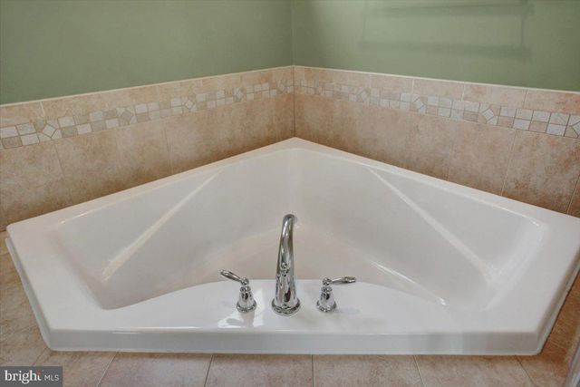 1236 DALLAS DR, Greencastle, PA 17225
