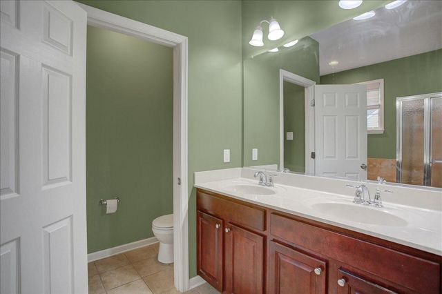 1236 DALLAS DR, Greencastle, PA 17225