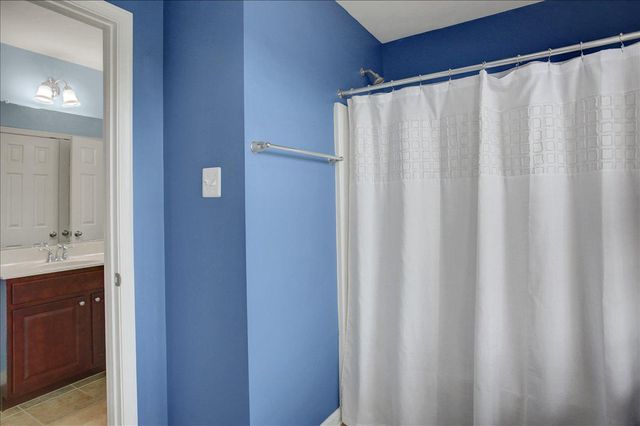 1236 DALLAS DR, Greencastle, PA 17225