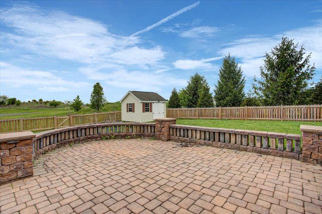 1236 DALLAS DR, Greencastle, PA 17225