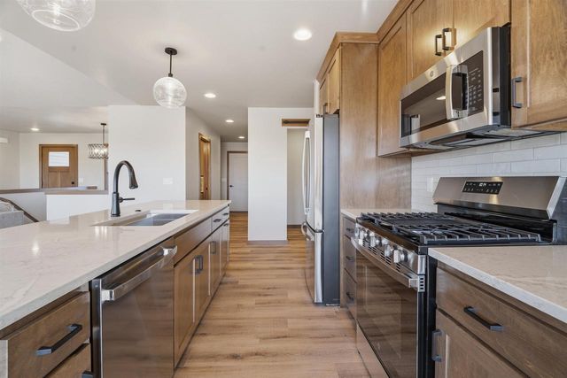 2645 CORNELL AVENUE, Neenah, WI 54956