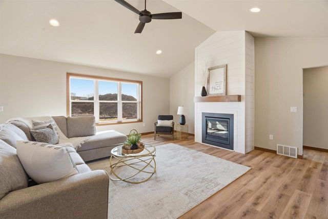 2645 CORNELL AVENUE, Neenah, WI 54956