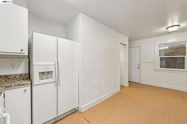 5826 Avenal, Oakland, CA 94605