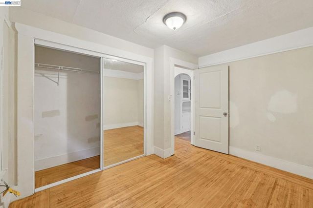 5826 Avenal, Oakland, CA 94605