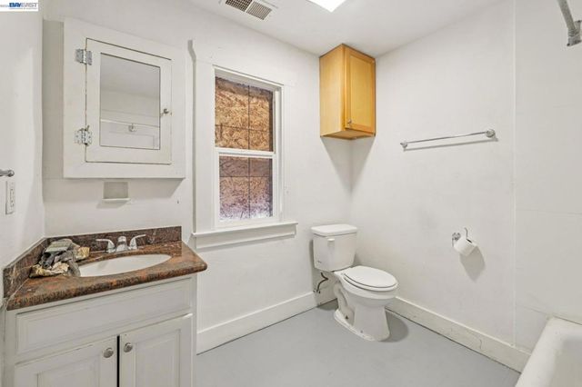 5826 Avenal, Oakland, CA 94605