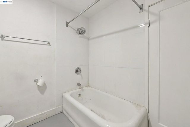 5826 Avenal, Oakland, CA 94605