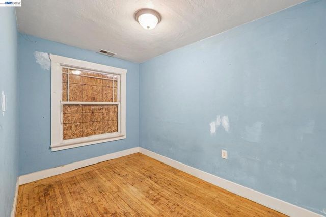 5826 Avenal, Oakland, CA 94605