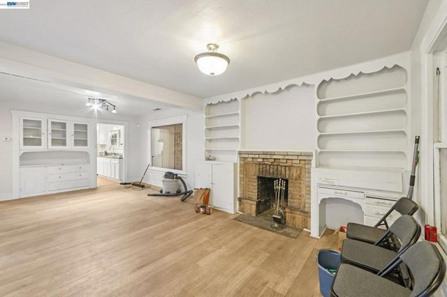 5826 Avenal, Oakland, CA 94605