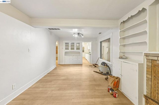 5826 Avenal, Oakland, CA 94605